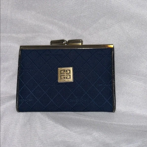 VINTAGE GIVENCHY PARIS Navy Quilted 4G Logo Kiss Lock Coin Purse Wallet - Picture 1 of 3